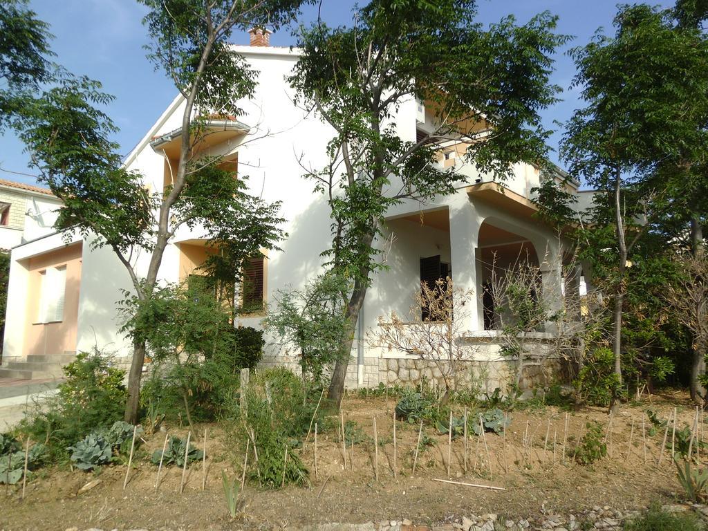 Apartments Kresimir Beauty With Shadow Trees And Parking Place Pag Town Dış mekan fotoğraf